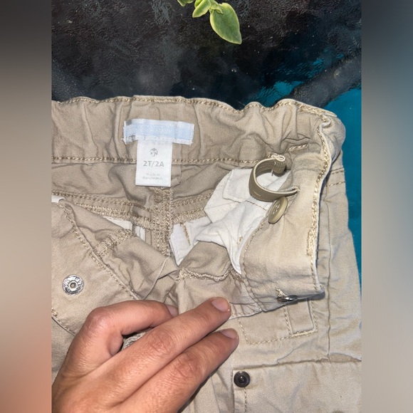 Old navy | cargo shorts with adjustable elastic waist | size 2T - Picture 3 of 5